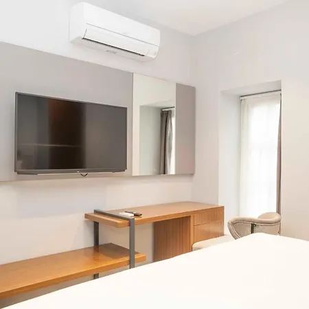 Royal Hayat Old Town Hotel *