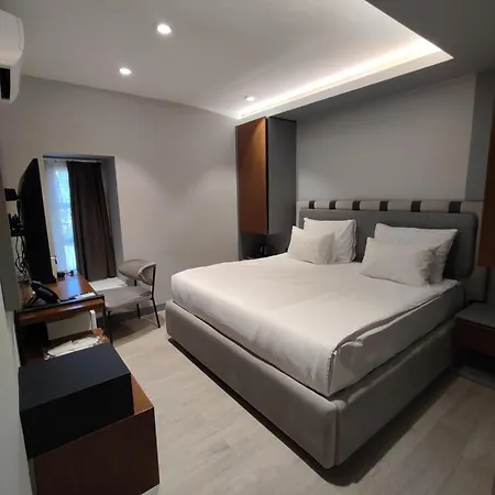 Royal Hayat Old Town Hotel