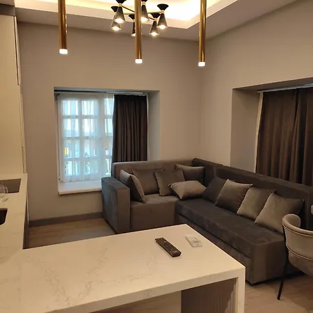 Royal Hayat Old Town Hotel *